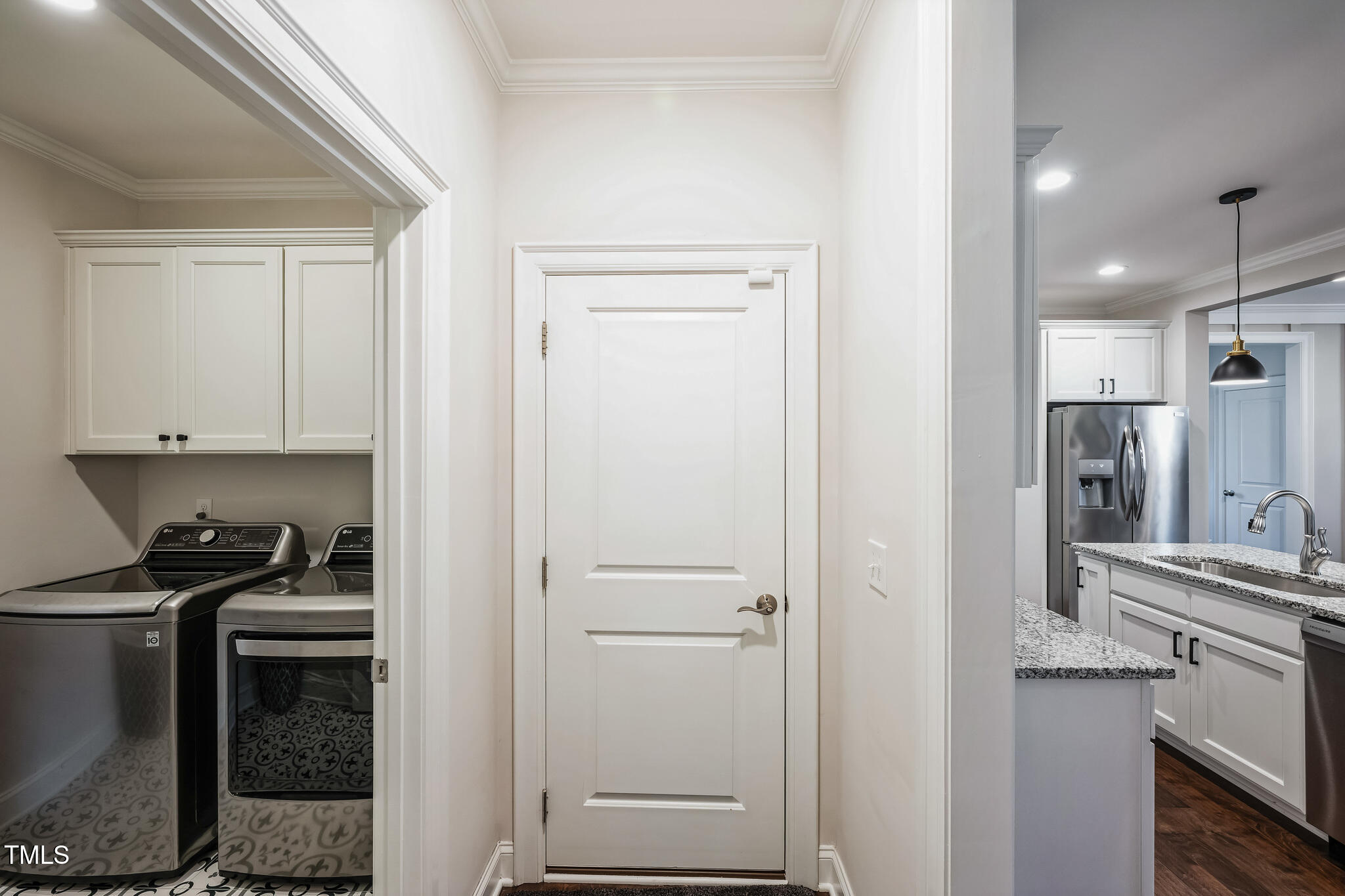 407 Eagle Court