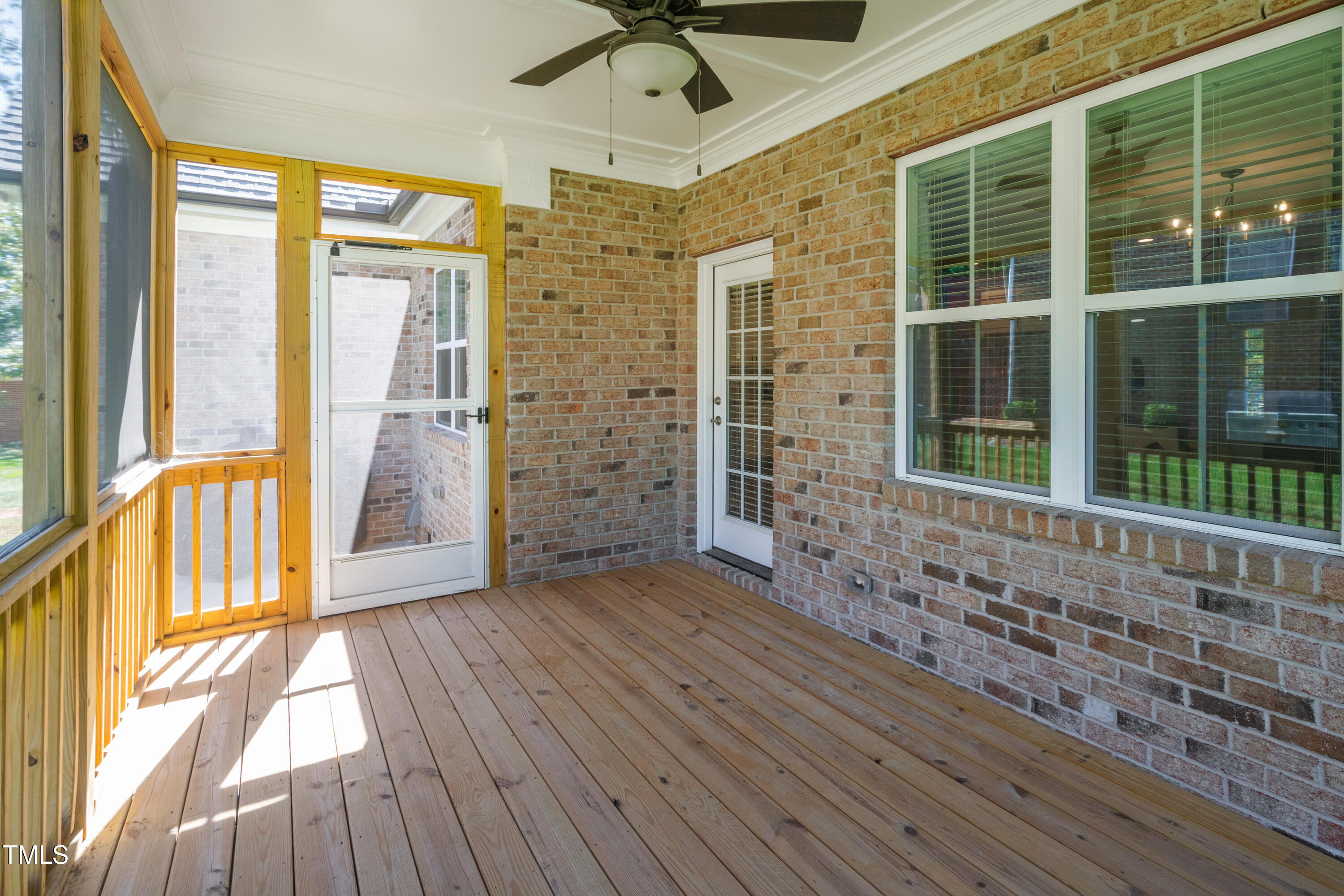 407 Eagle Court