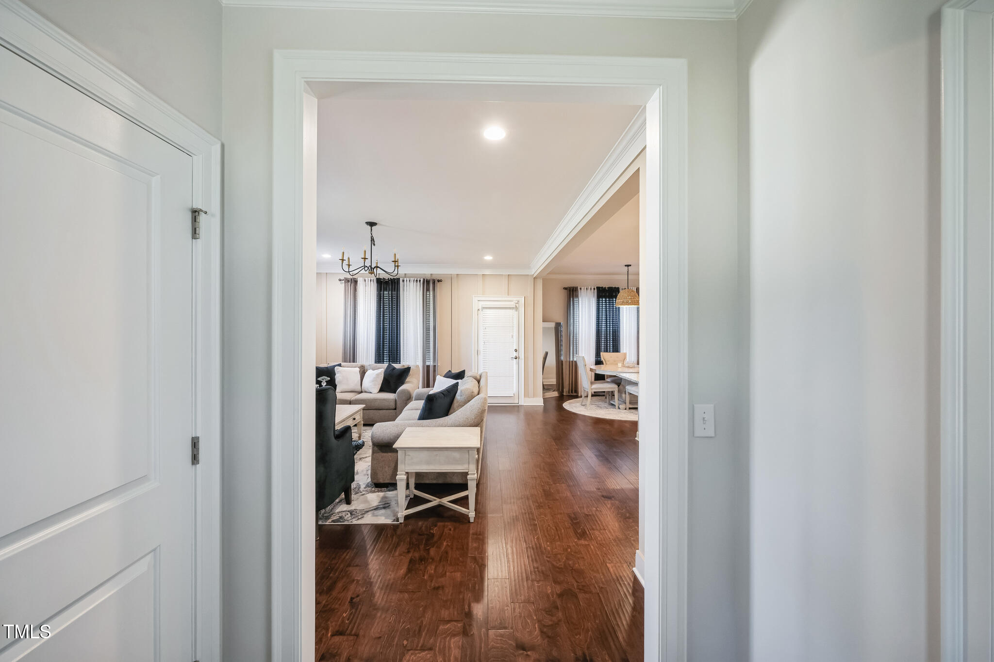 407 Eagle Court