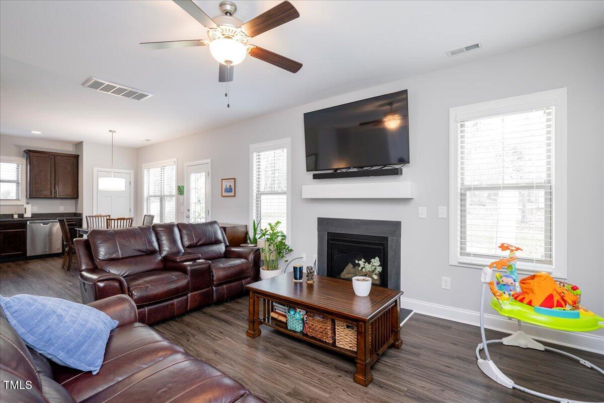 1403 Pineview Drive