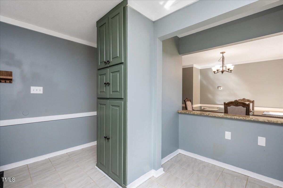 1615 Old Barn Road