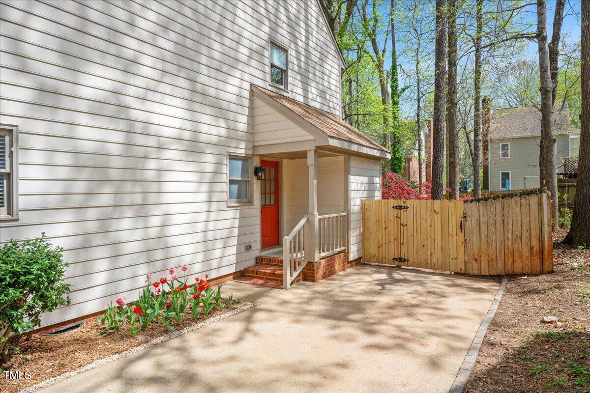 202 Lighthouse Way