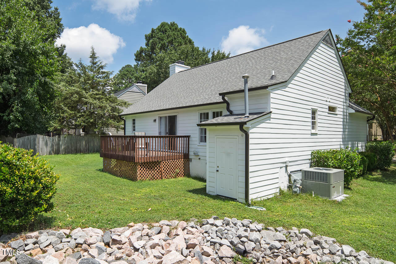 2425 Fields Of Broadlands Drive