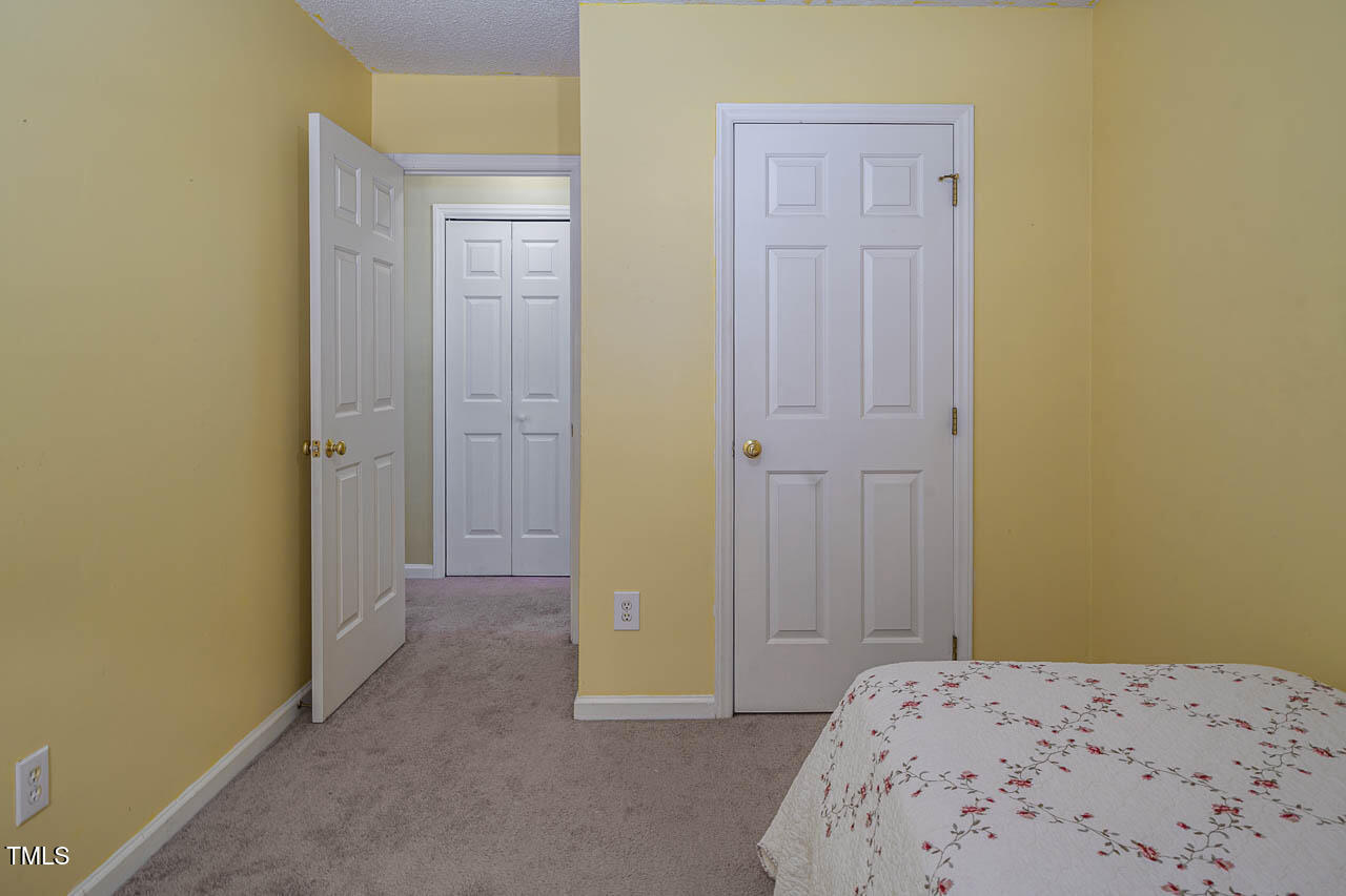 2425 Fields Of Broadlands Drive