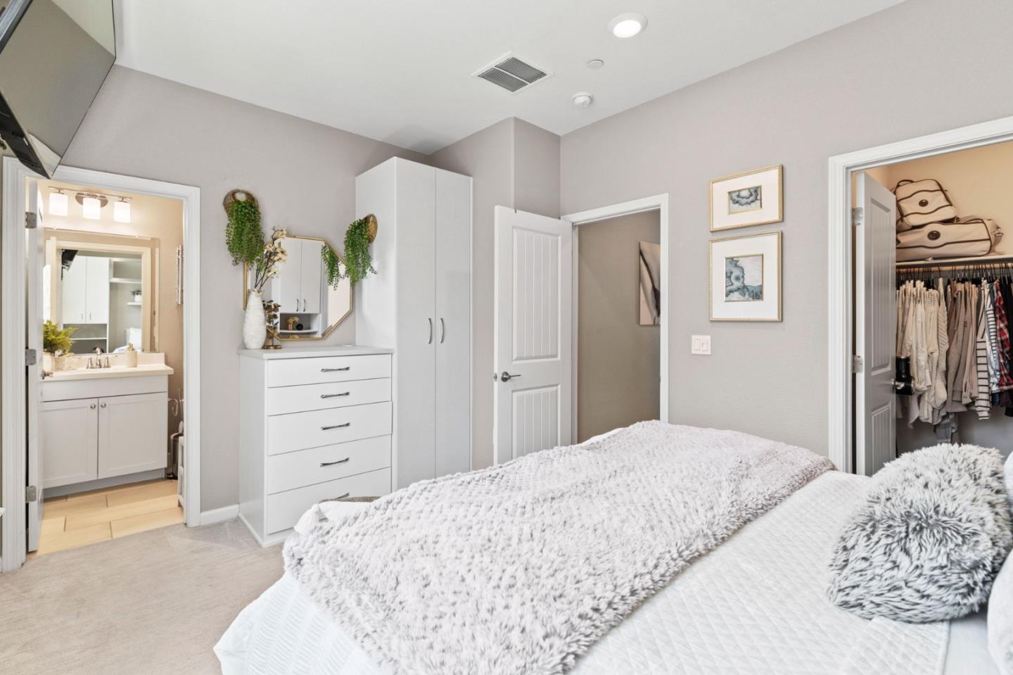 2976 Vineyard PL 2