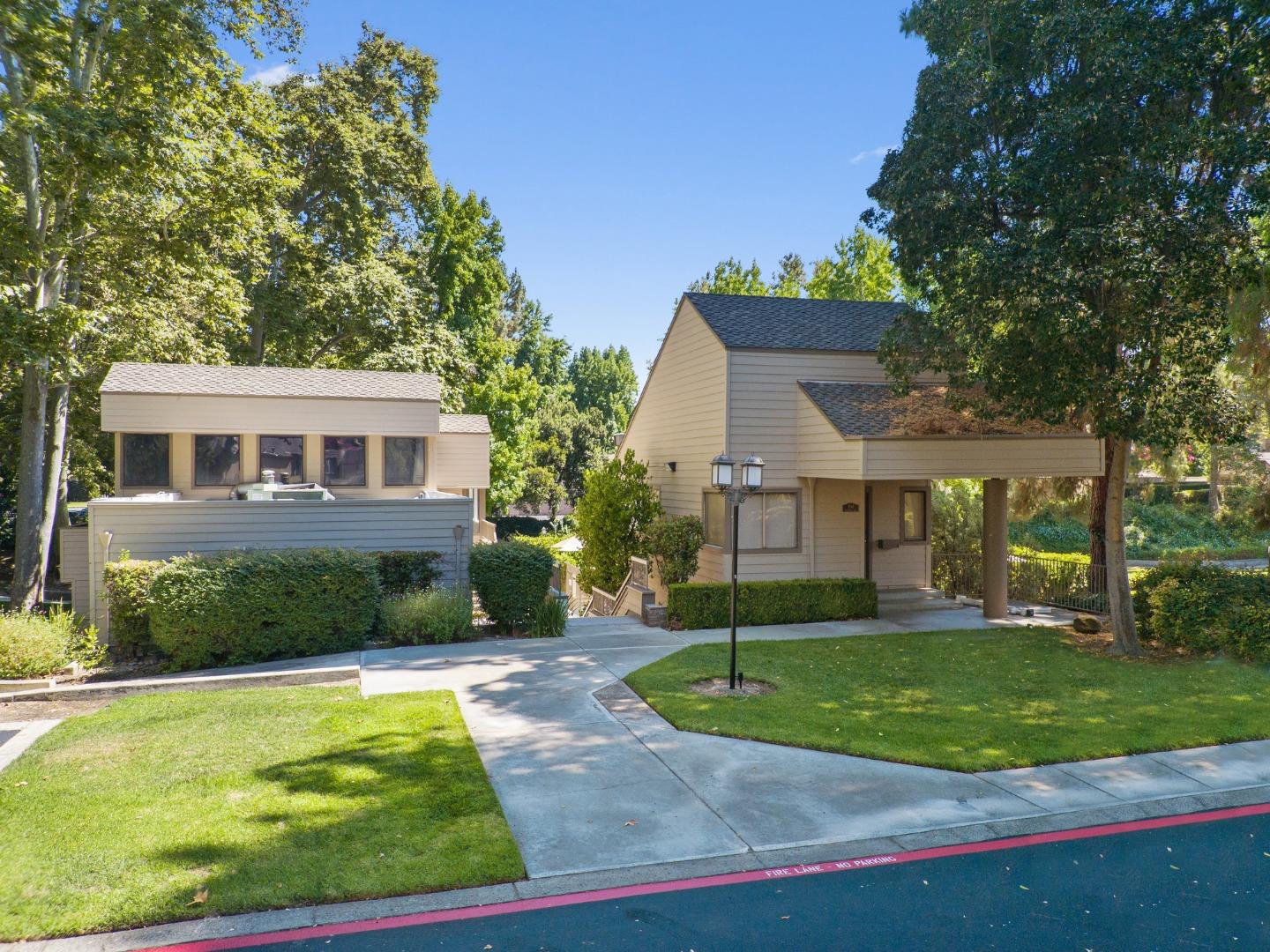 1581 Whiterock CIR