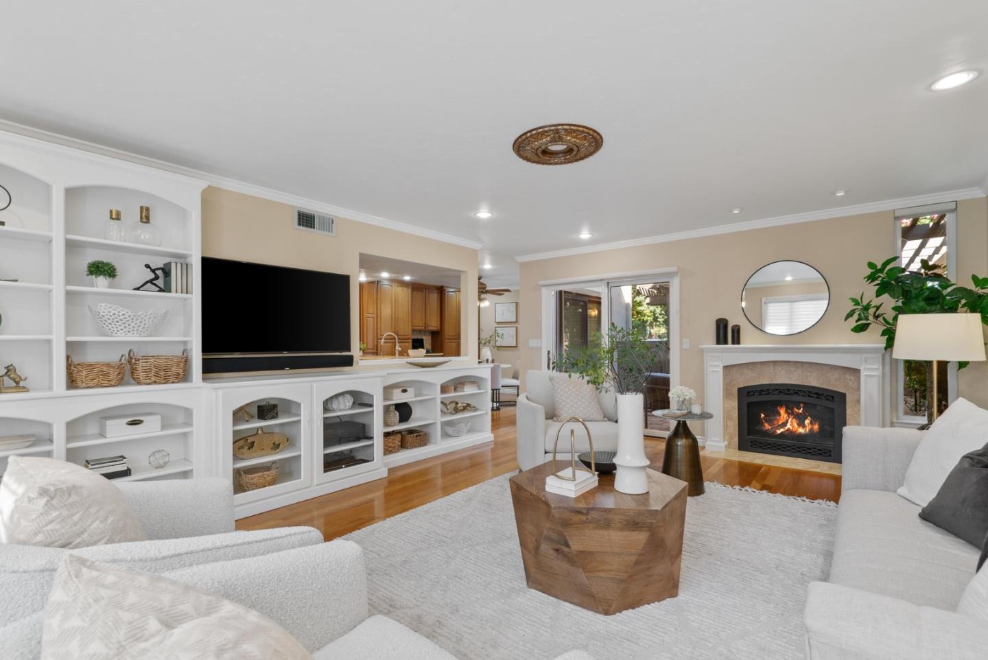 1581 Whiterock CIR