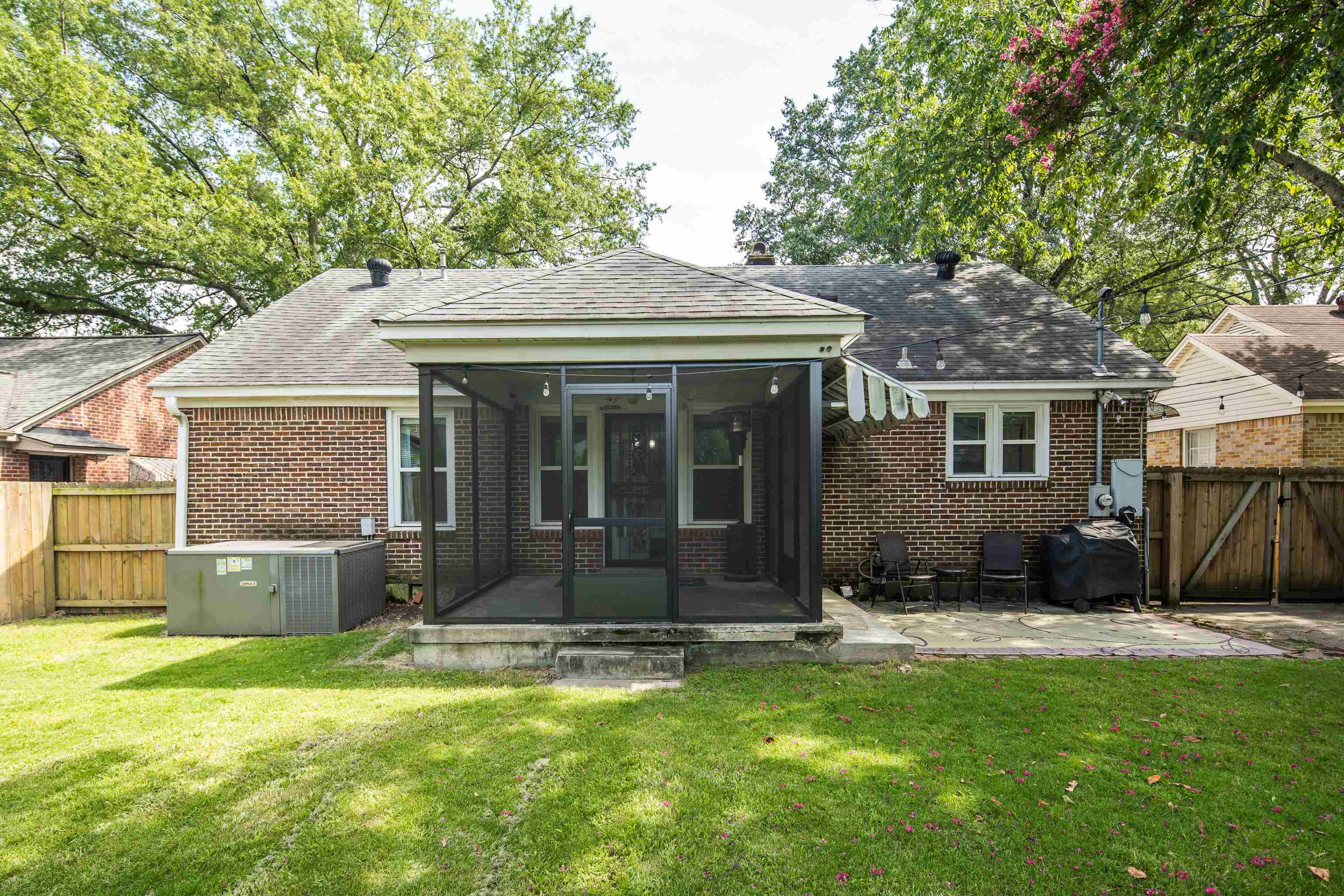 3556 PHILWOOD AVE