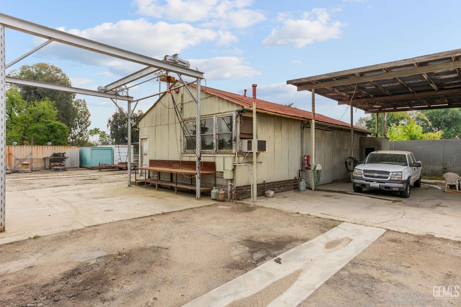 415 E Belle Terrace