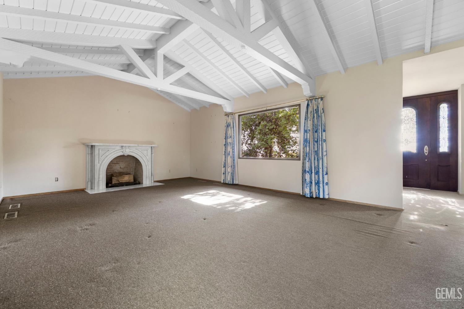 415 E Belle Terrace