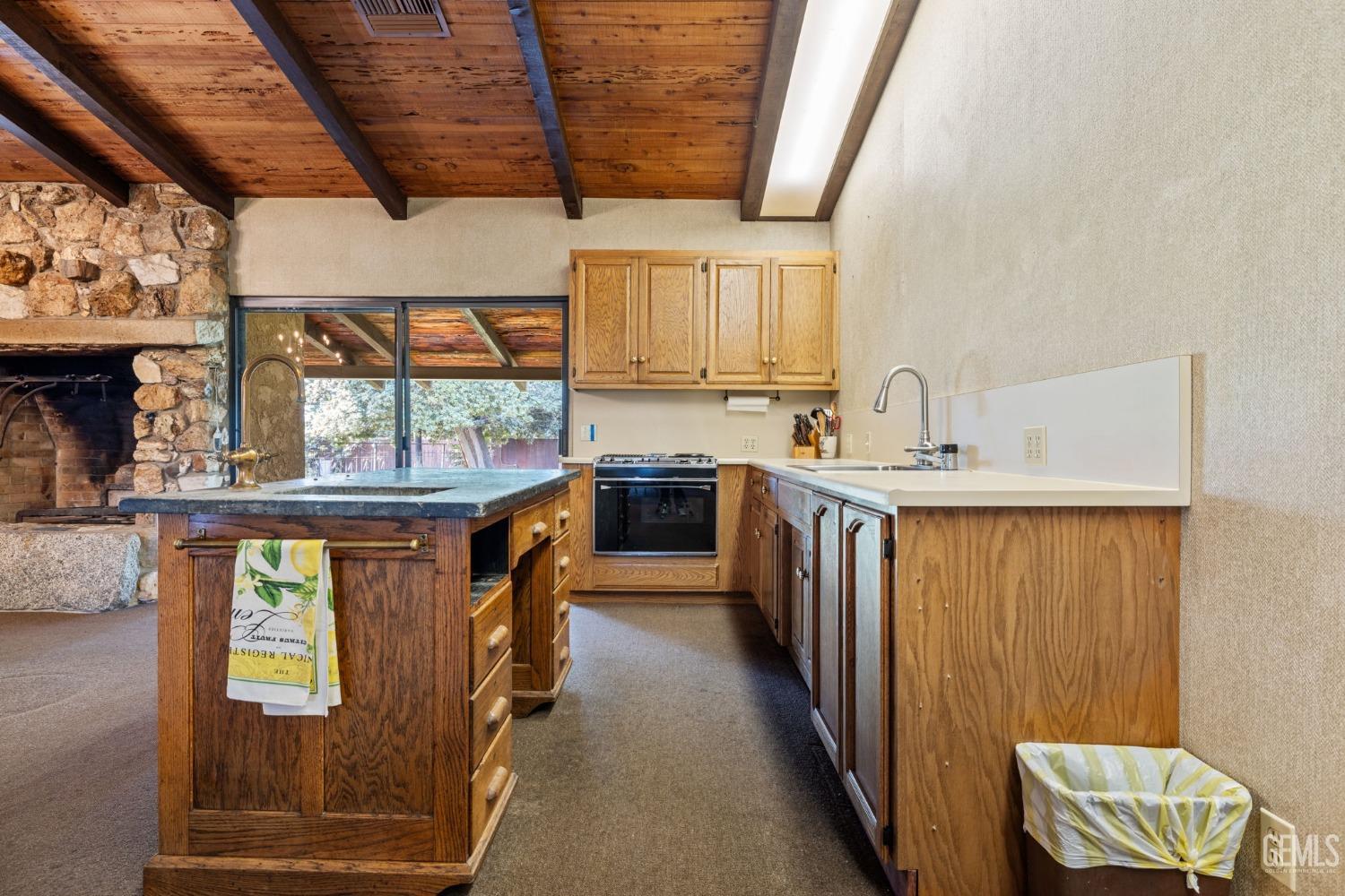 415 E Belle Terrace