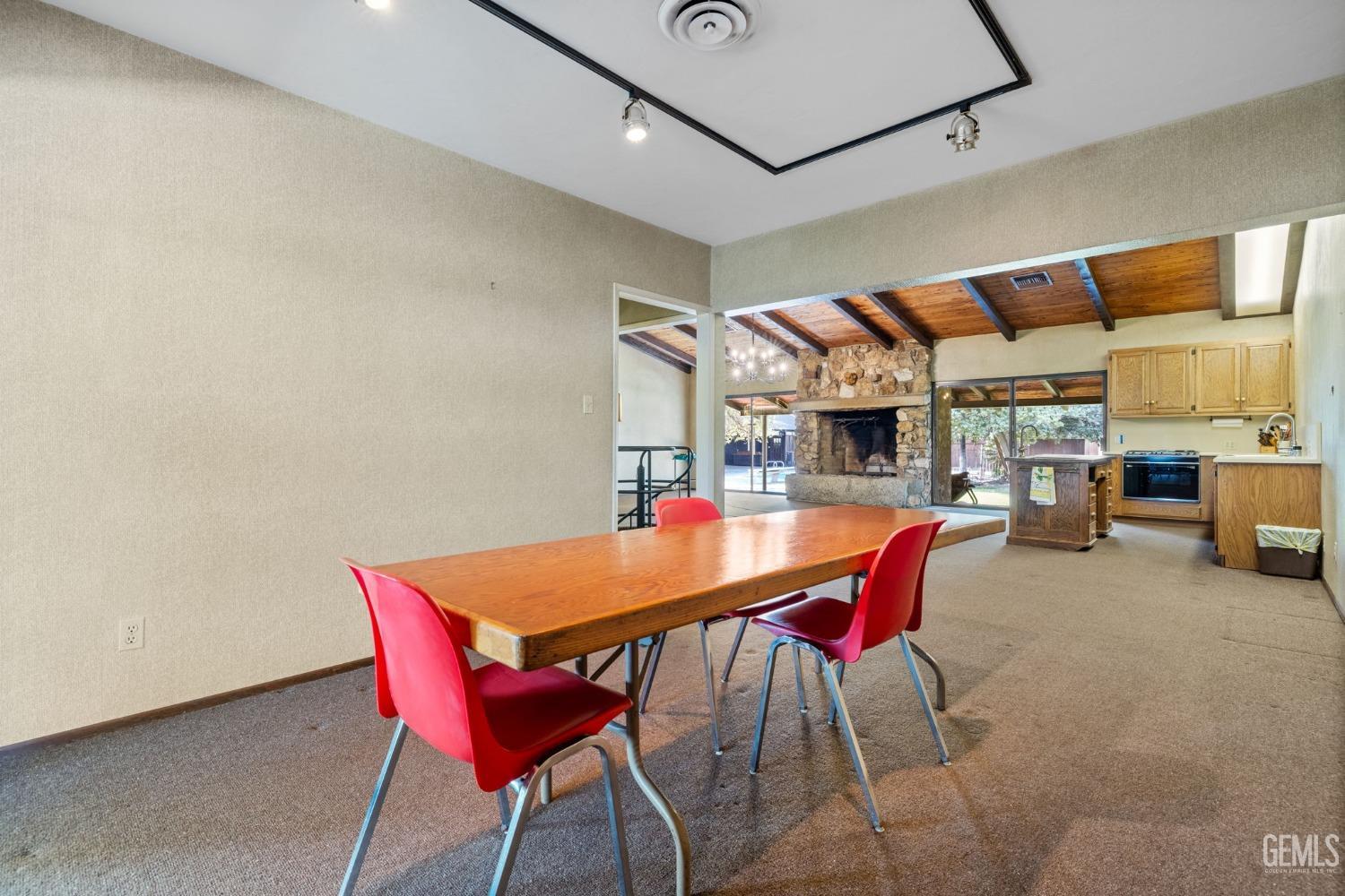 415 E Belle Terrace