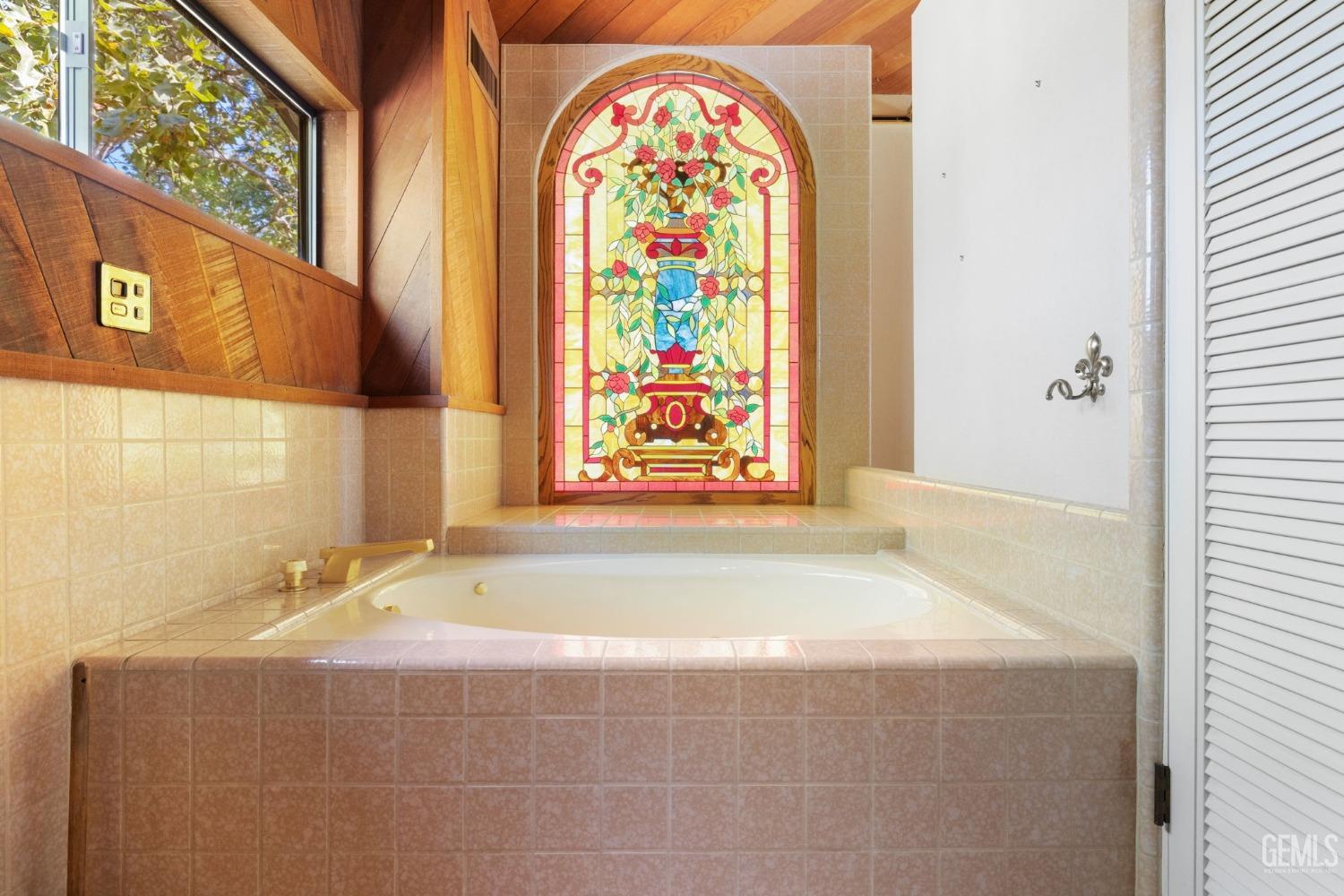 415 E Belle Terrace