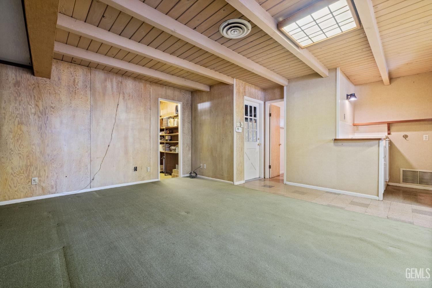 415 E Belle Terrace