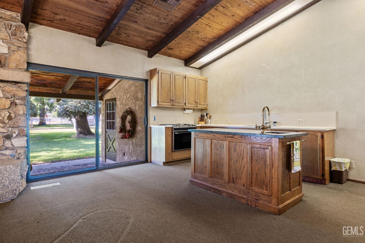 415 E Belle Terrace