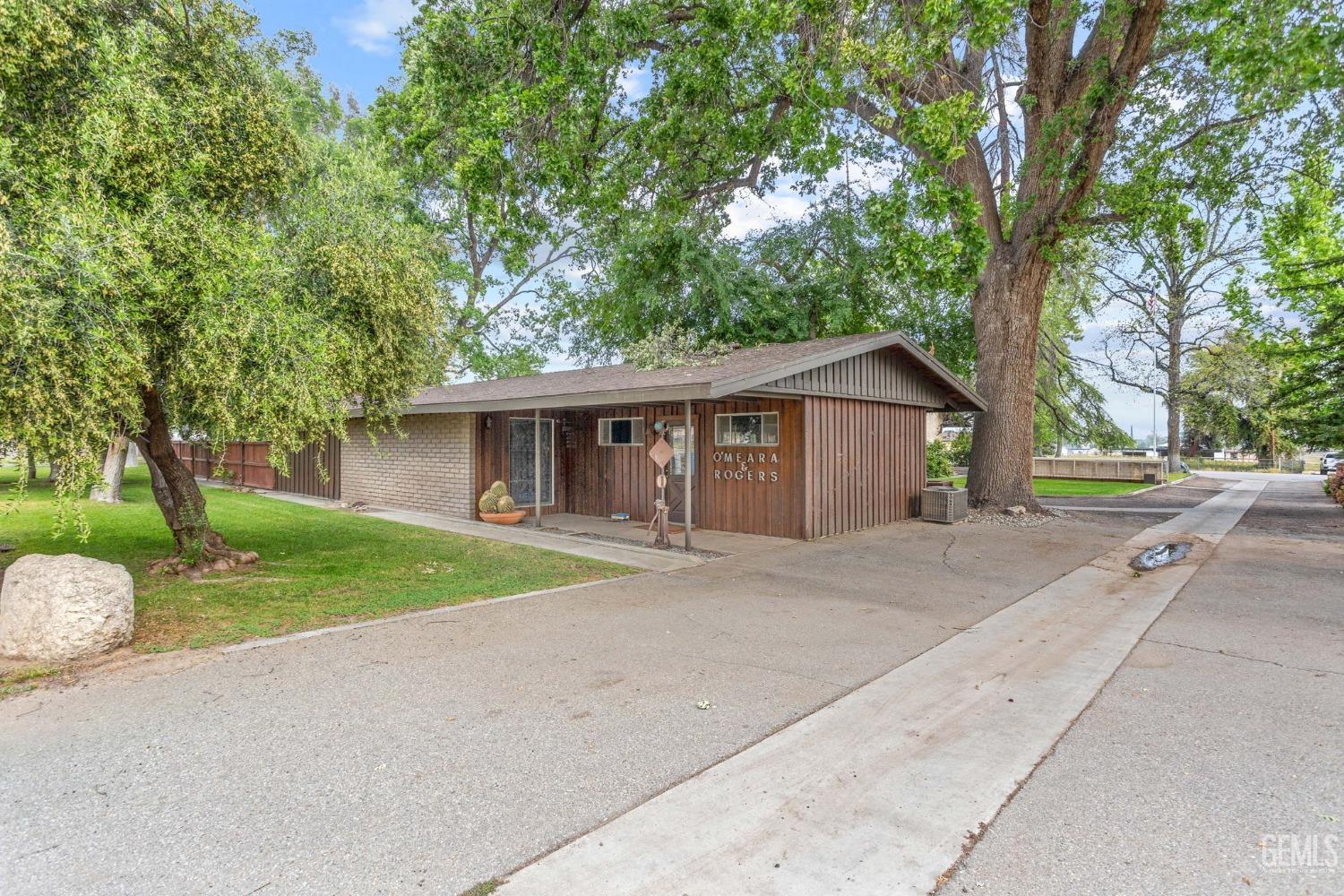 415 E Belle Terrace