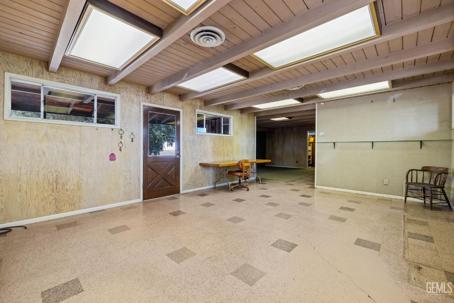 415 E Belle Terrace