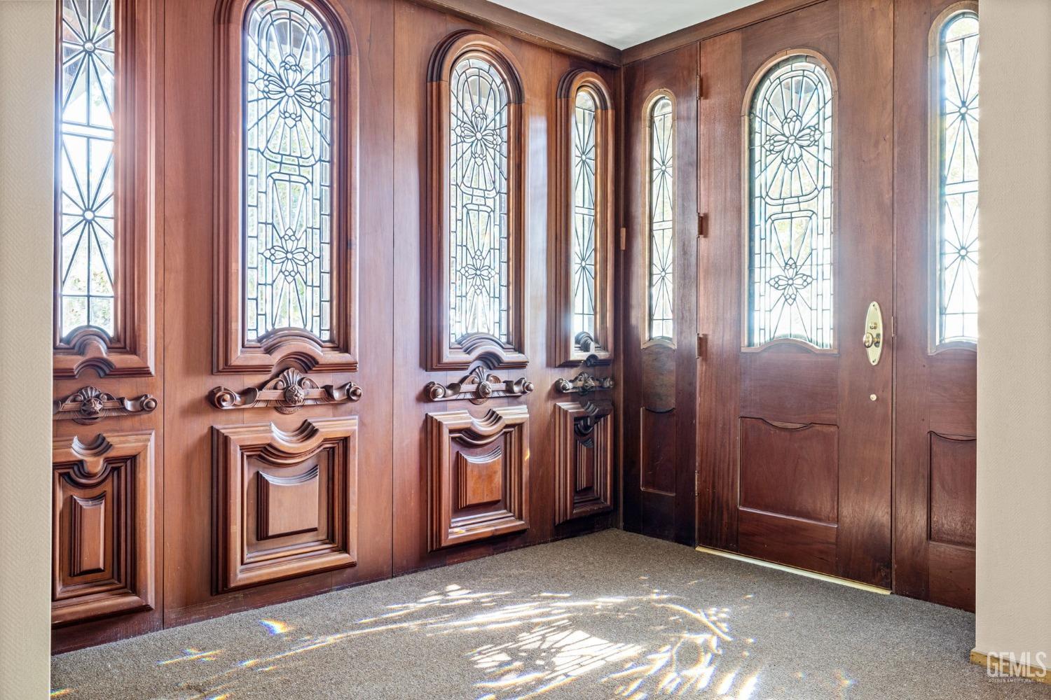 415 E Belle Terrace