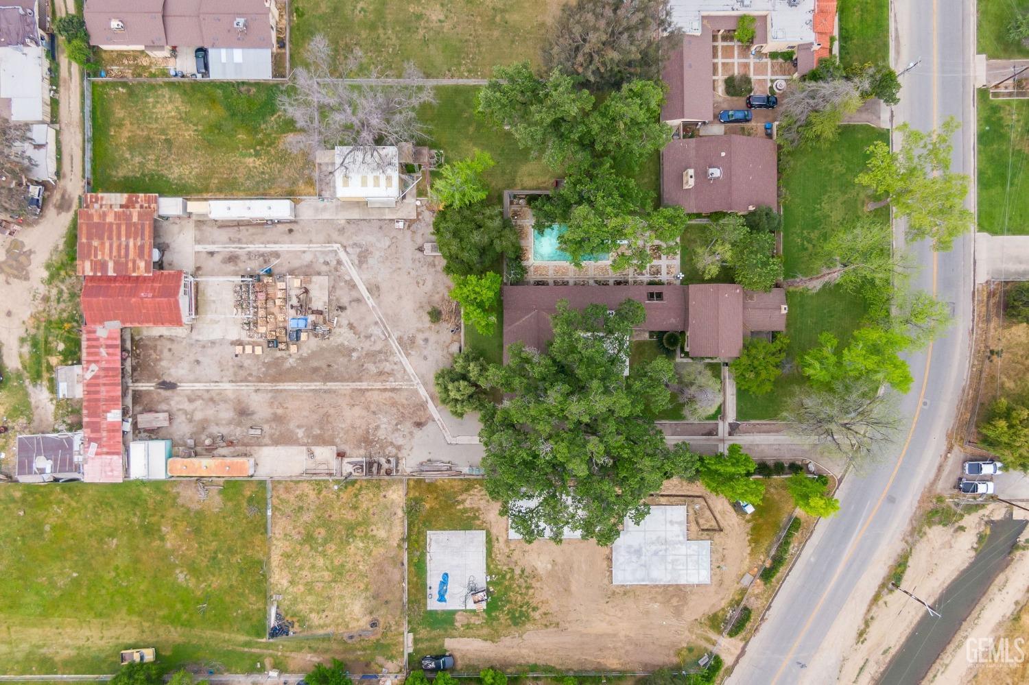 415 E Belle Terrace