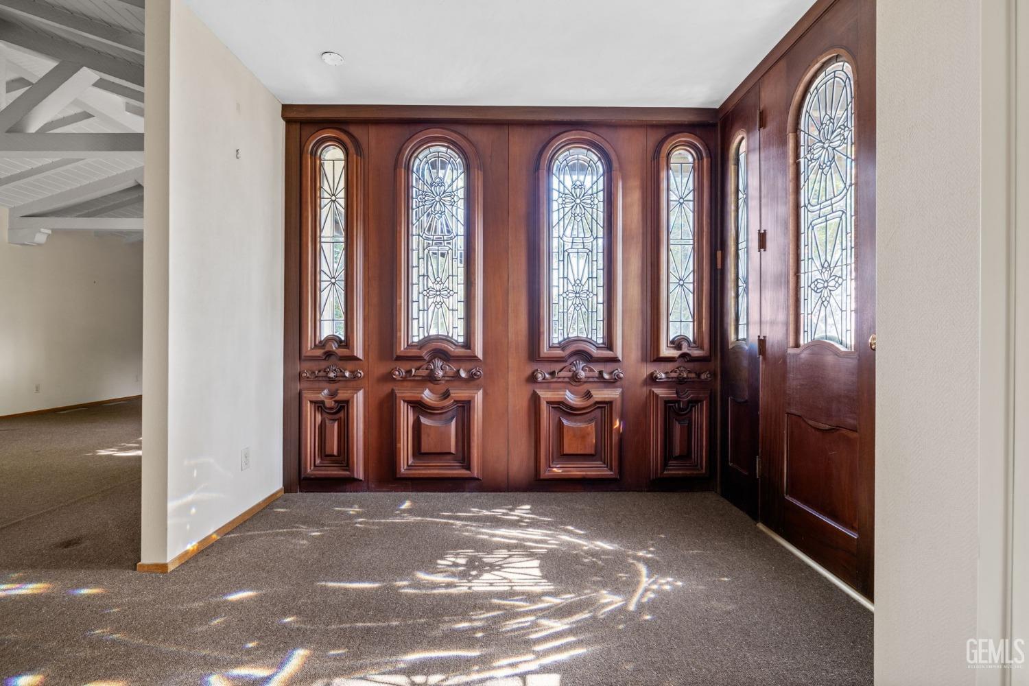 415 E Belle Terrace
