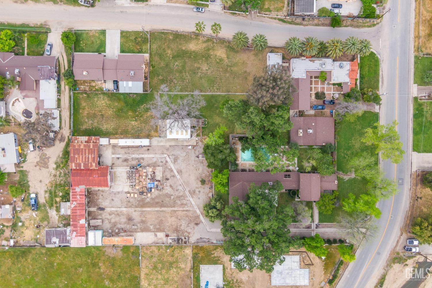 415 E Belle Terrace