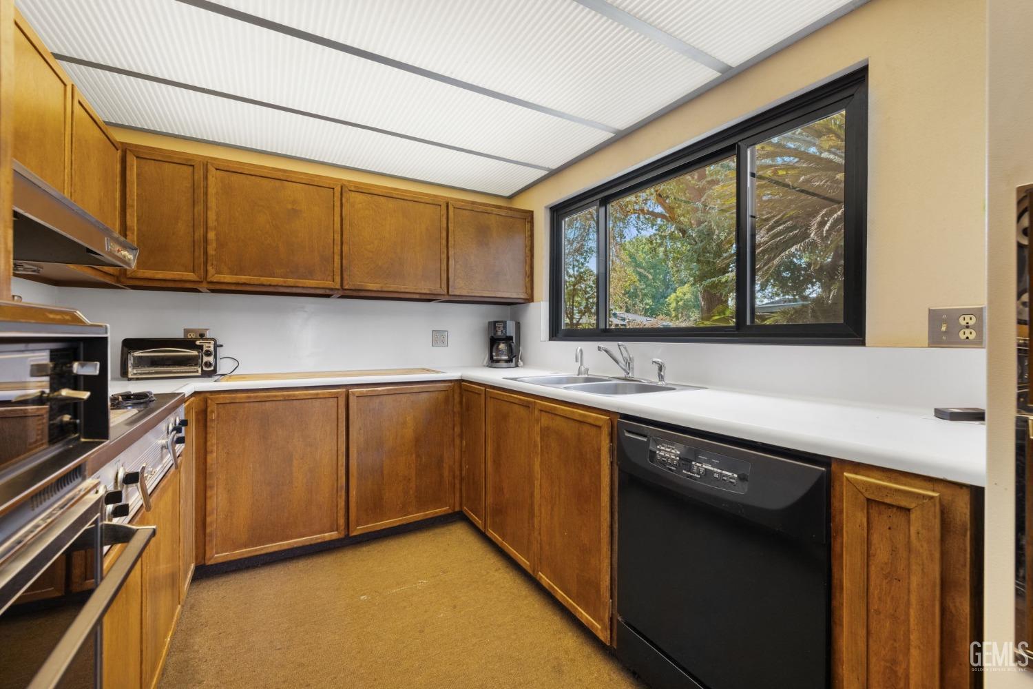 415 E Belle Terrace