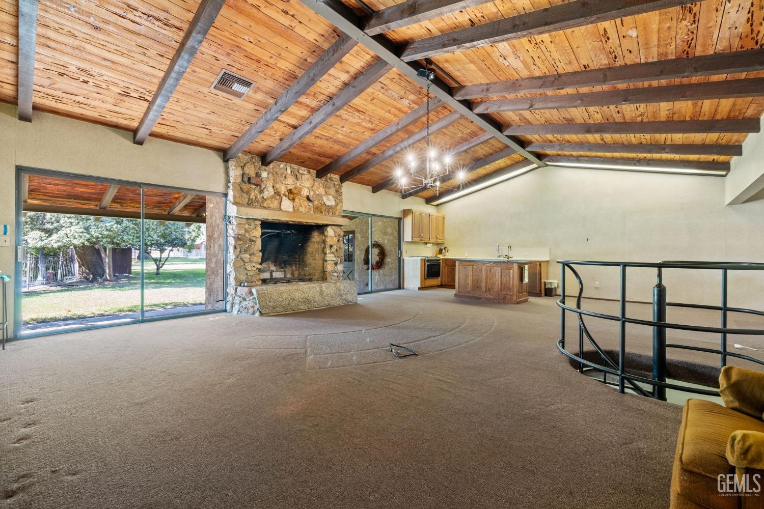 415 E Belle Terrace