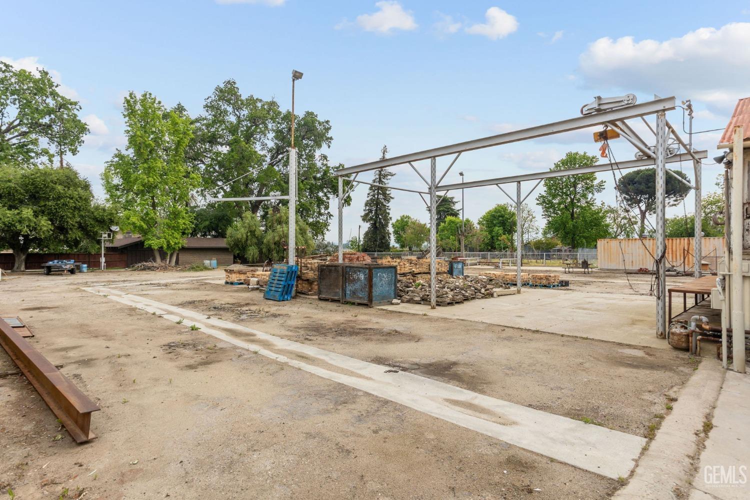 415 E Belle Terrace