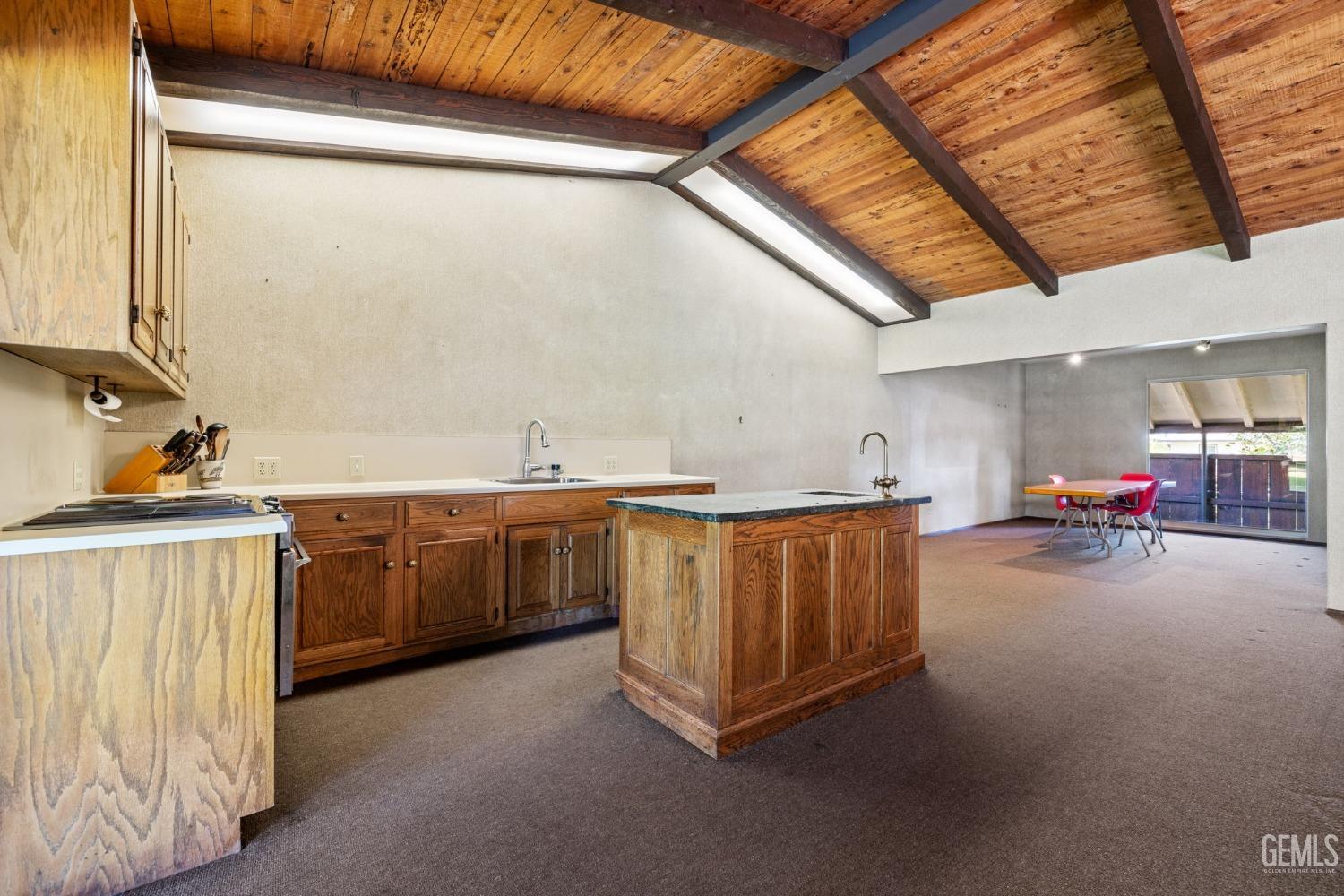 415 E Belle Terrace