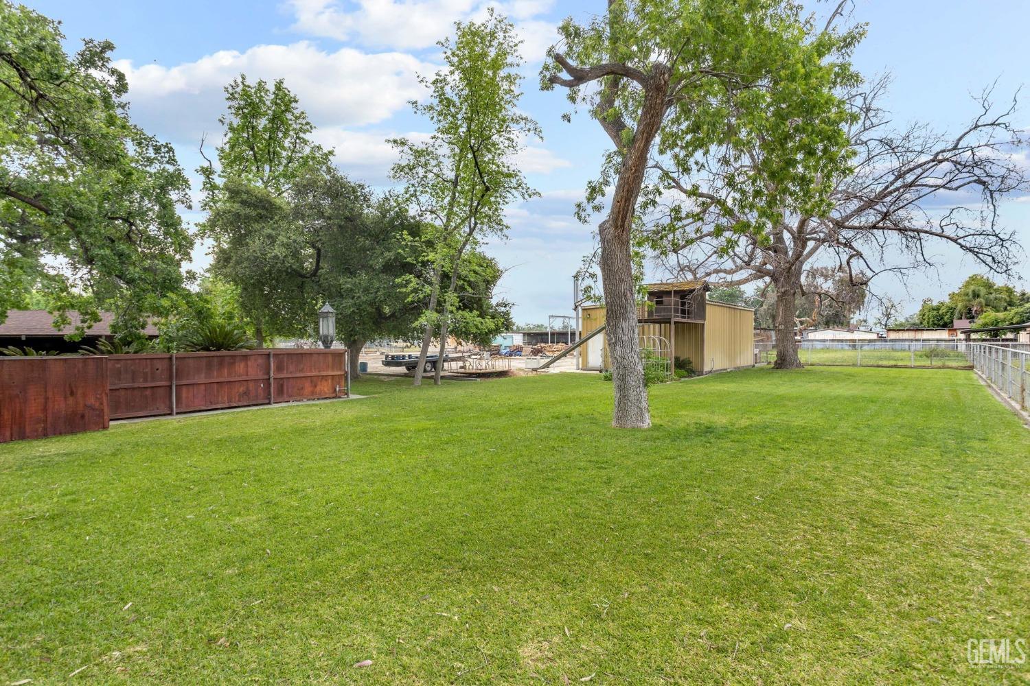 415 E Belle Terrace