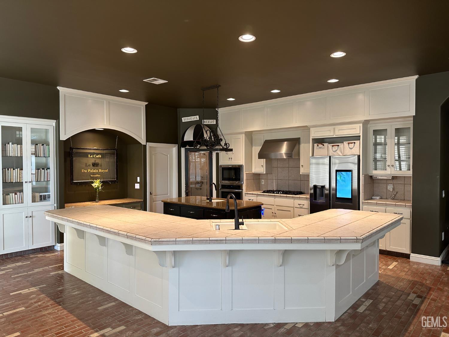 9003 Forest Oaks Court