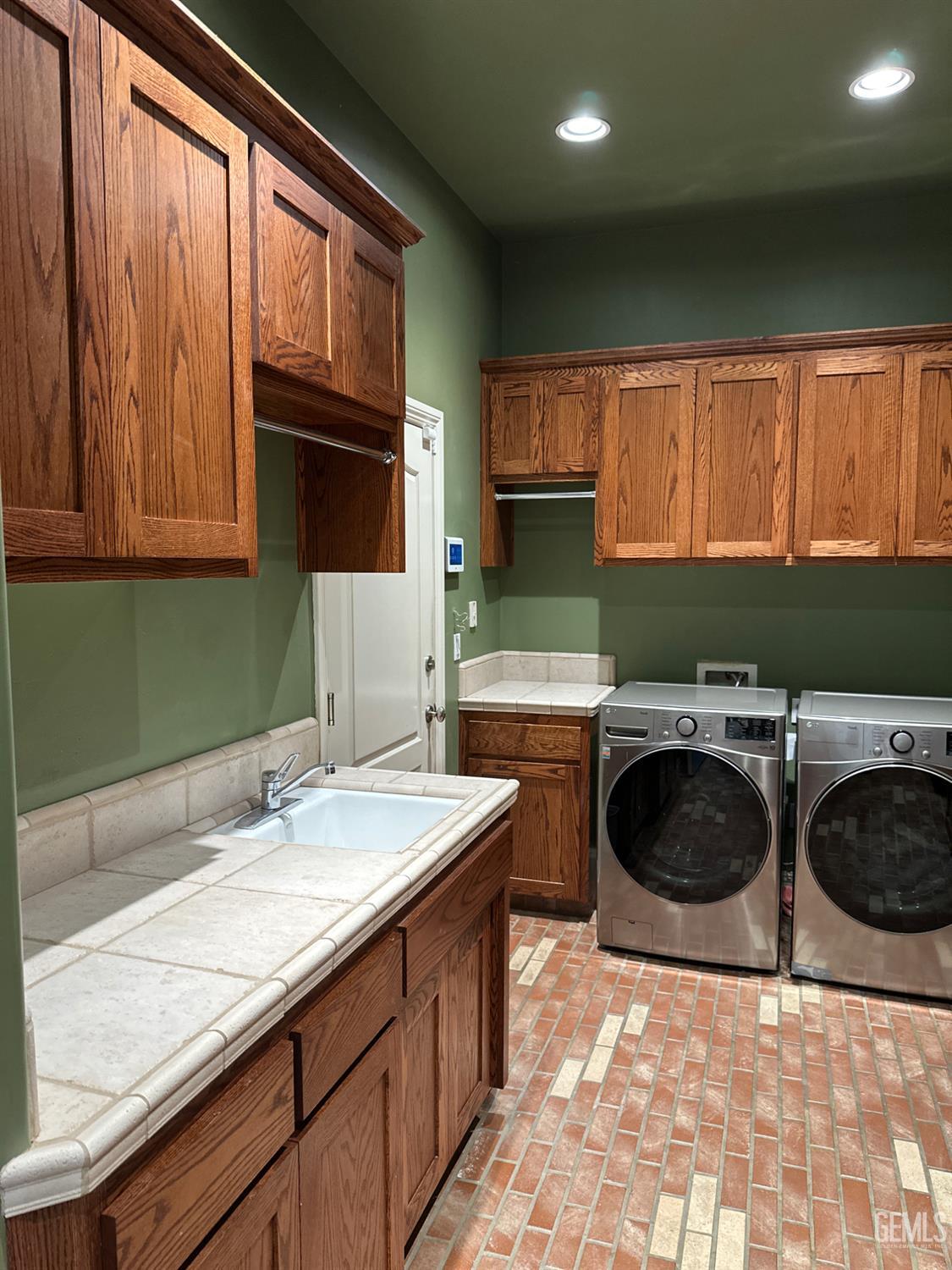 9003 Forest Oaks Court