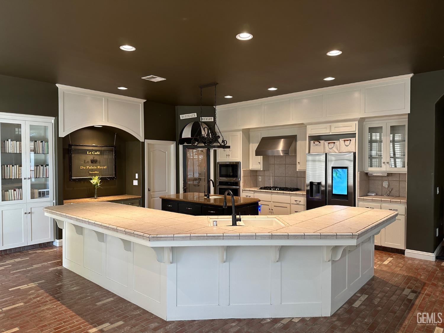 9003 Forest Oaks Court