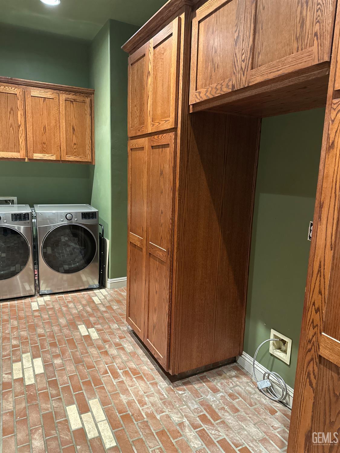 9003 Forest Oaks Court