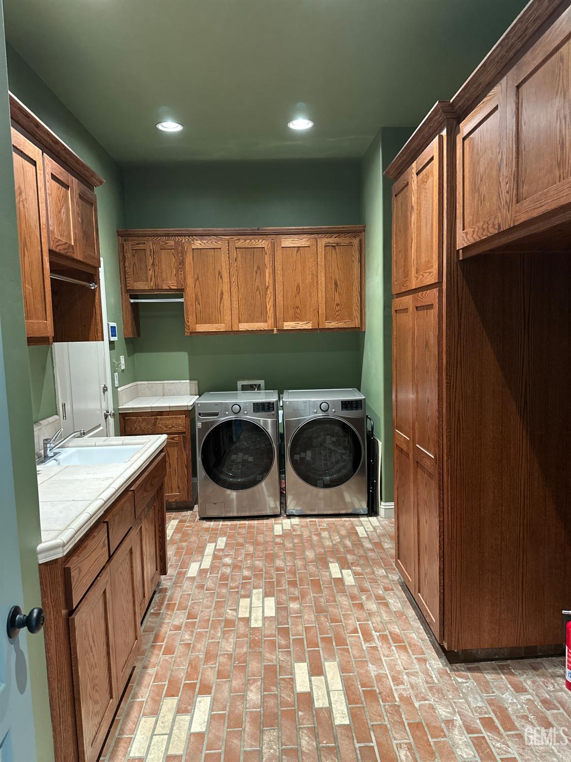 9003 Forest Oaks Court