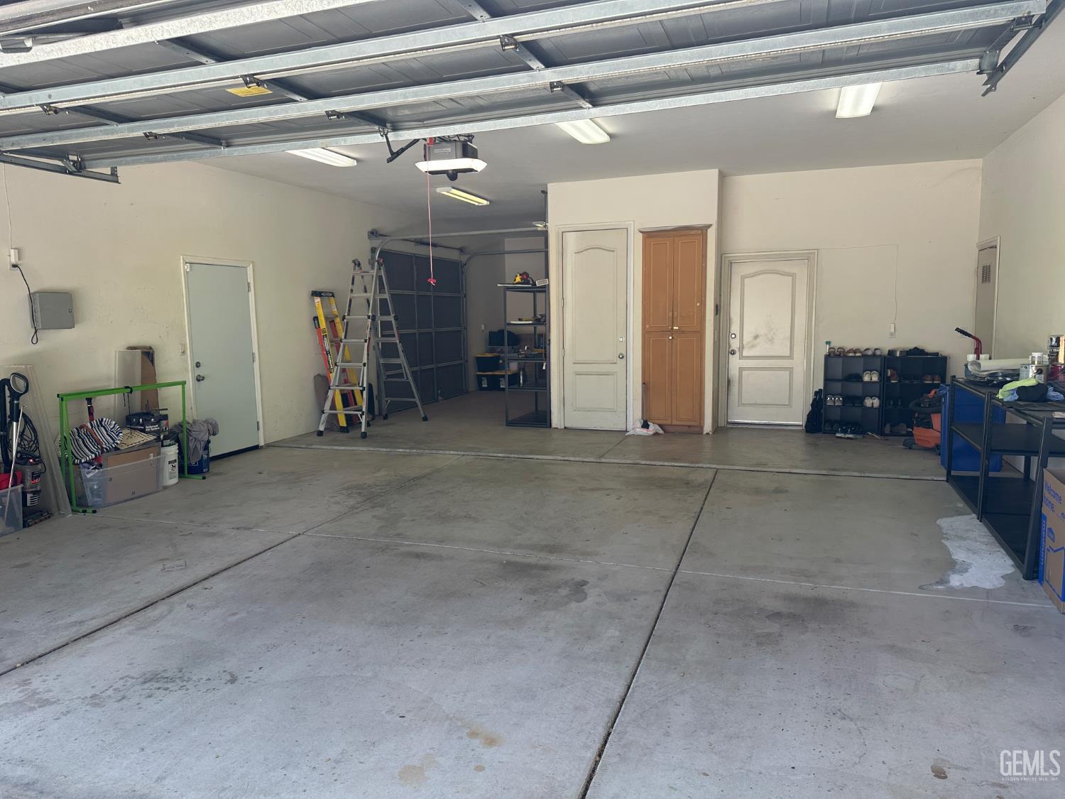 9003 Forest Oaks Court