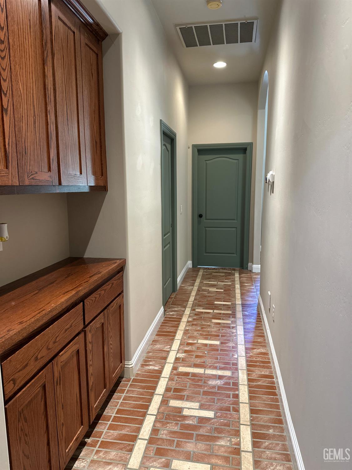 9003 Forest Oaks Court