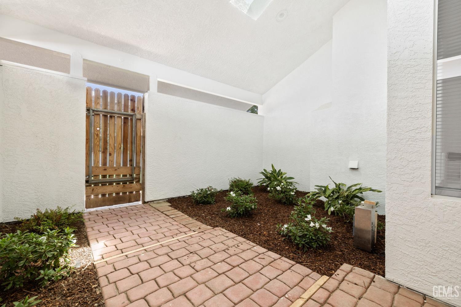 2508 Oak Crest Court