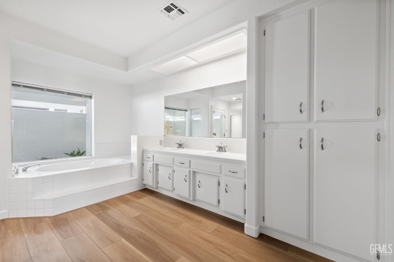 2508 Oak Crest Court