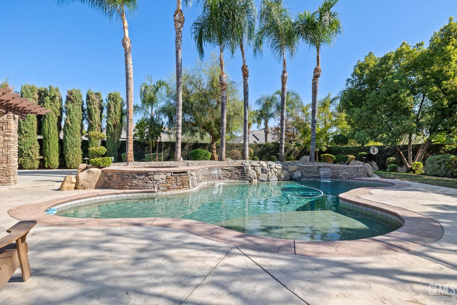 15918 Clos Du Val Avenue