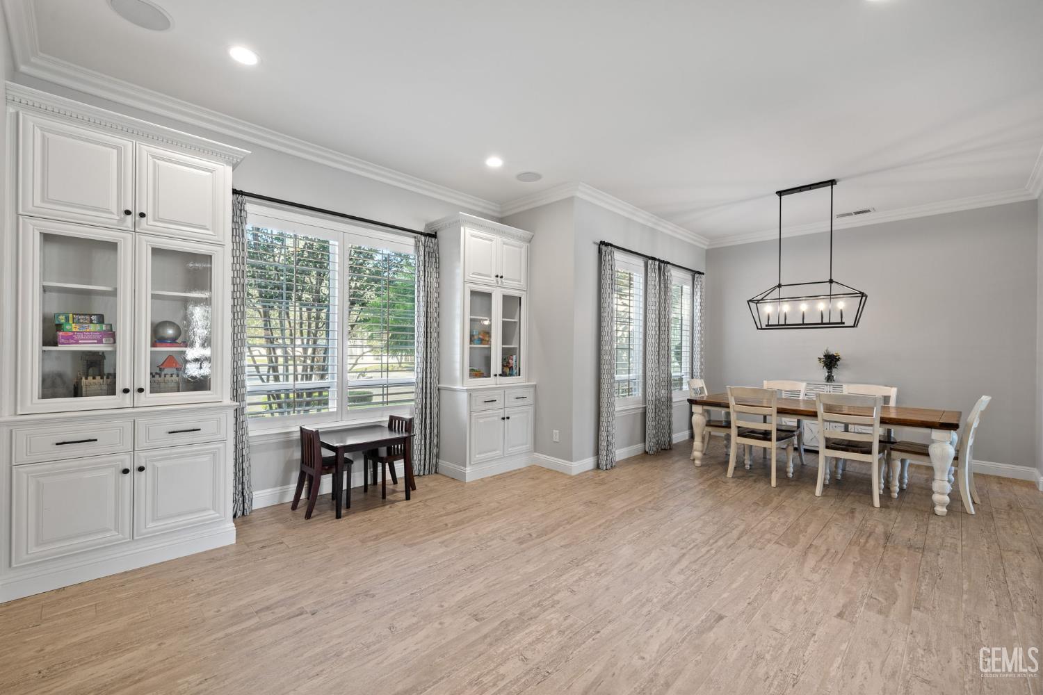 15918 Clos Du Val Avenue
