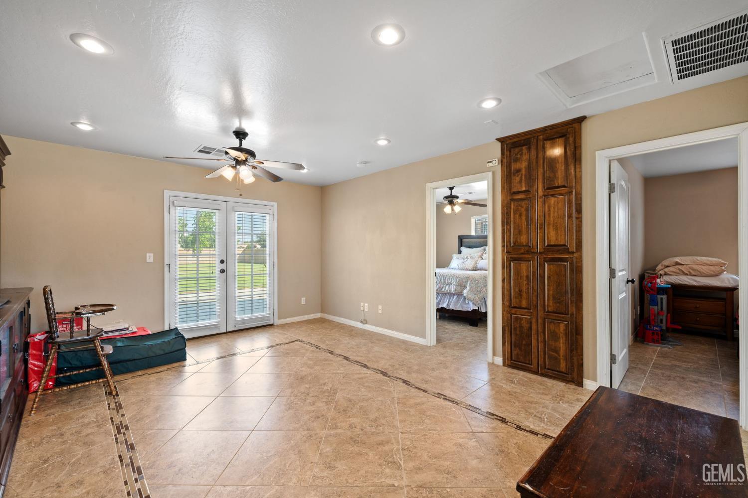15401 Mabel Court