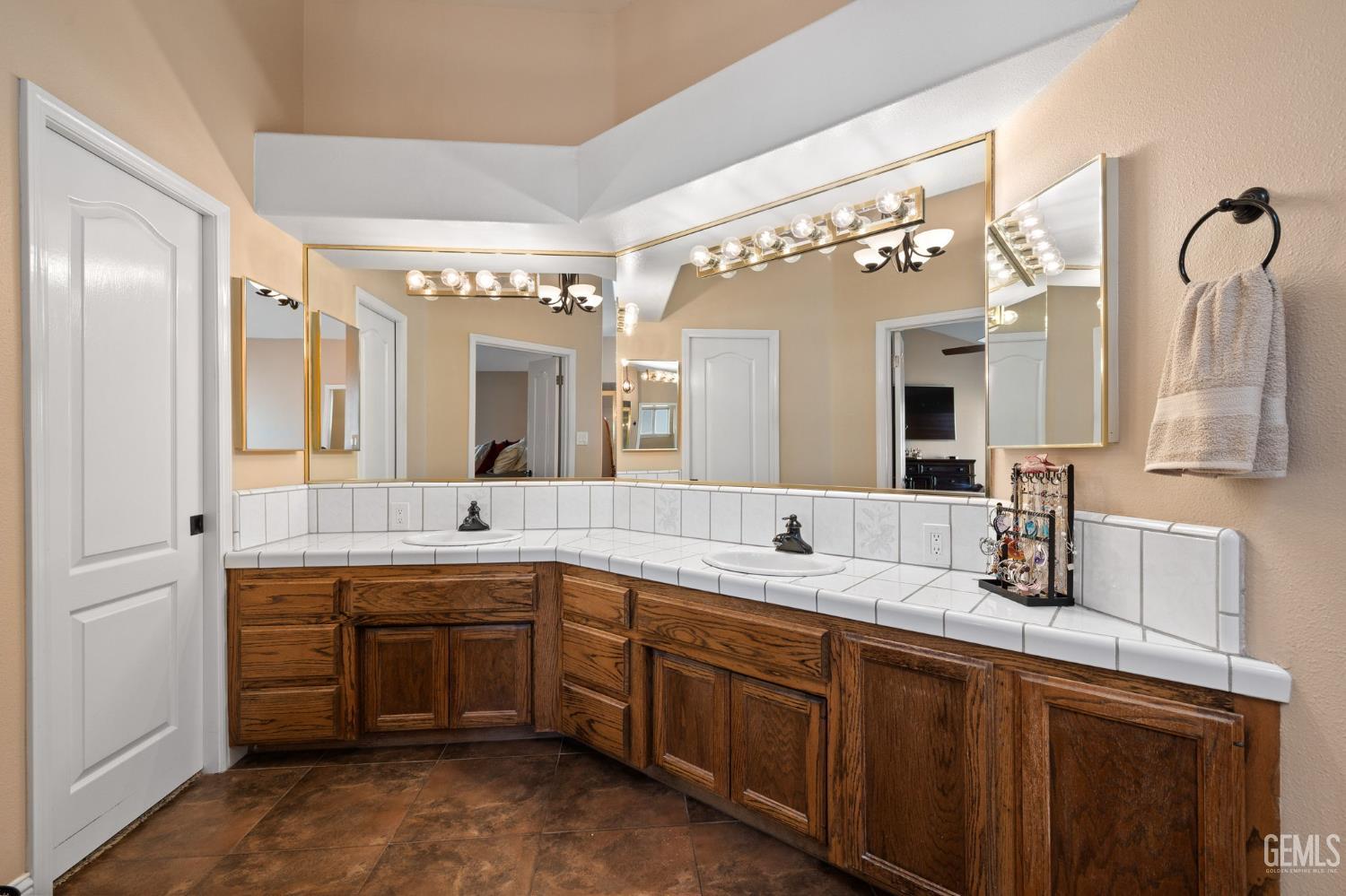 15401 Mabel Court