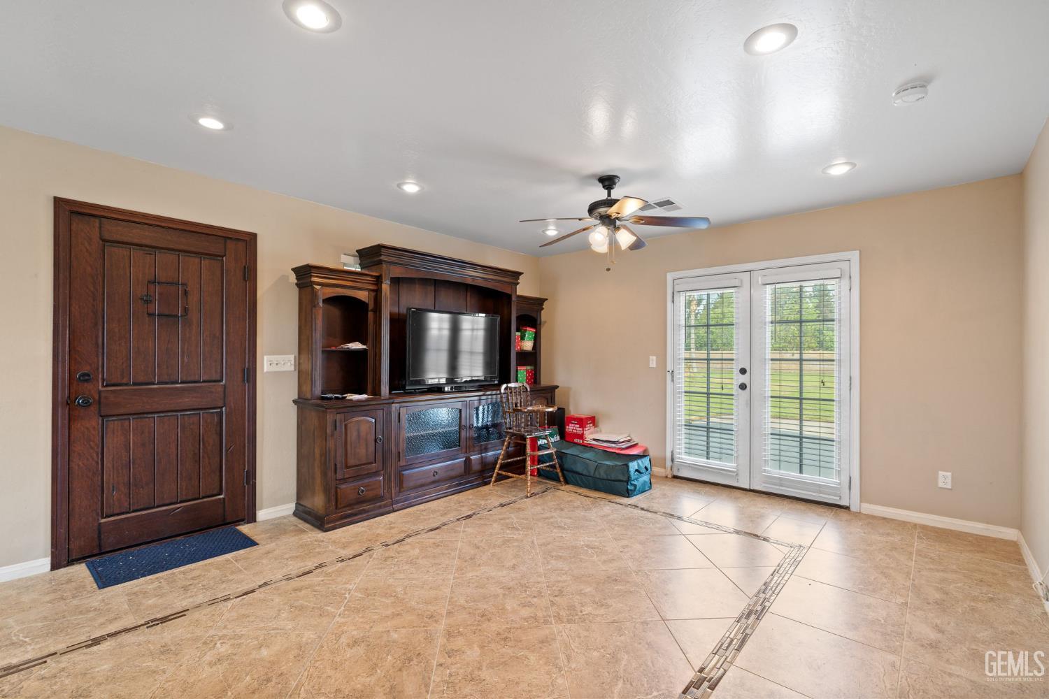 15401 Mabel Court