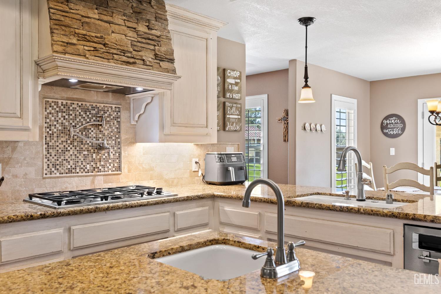 15401 Mabel Court