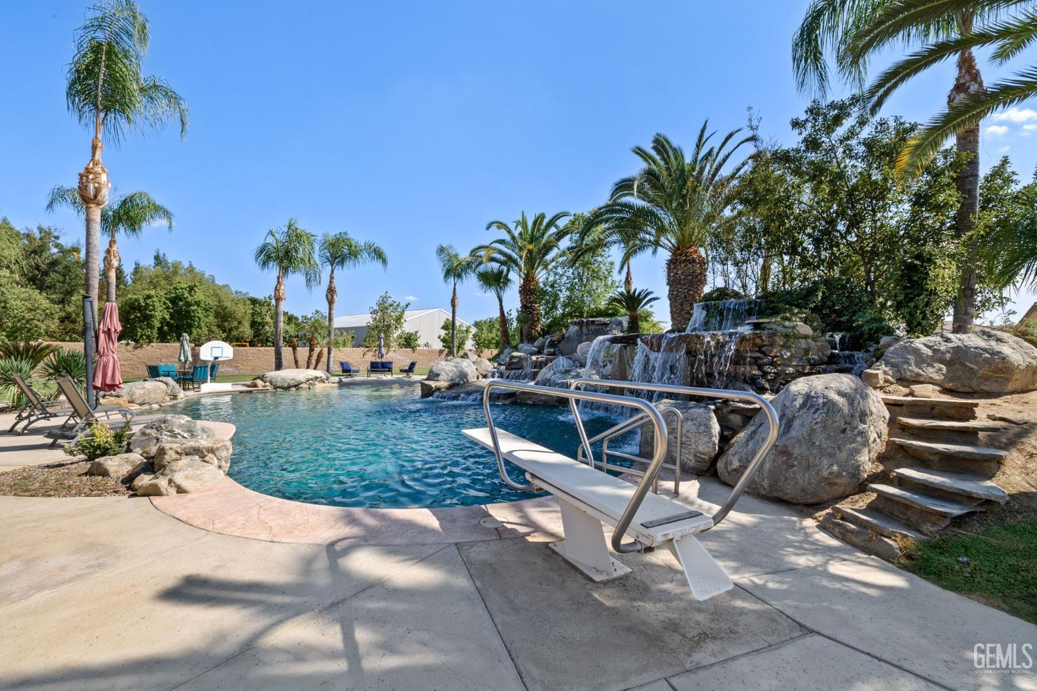 15401 Mabel Court