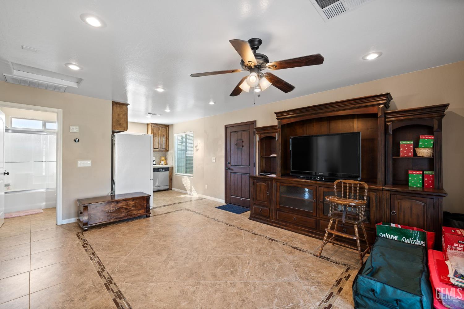 15401 Mabel Court