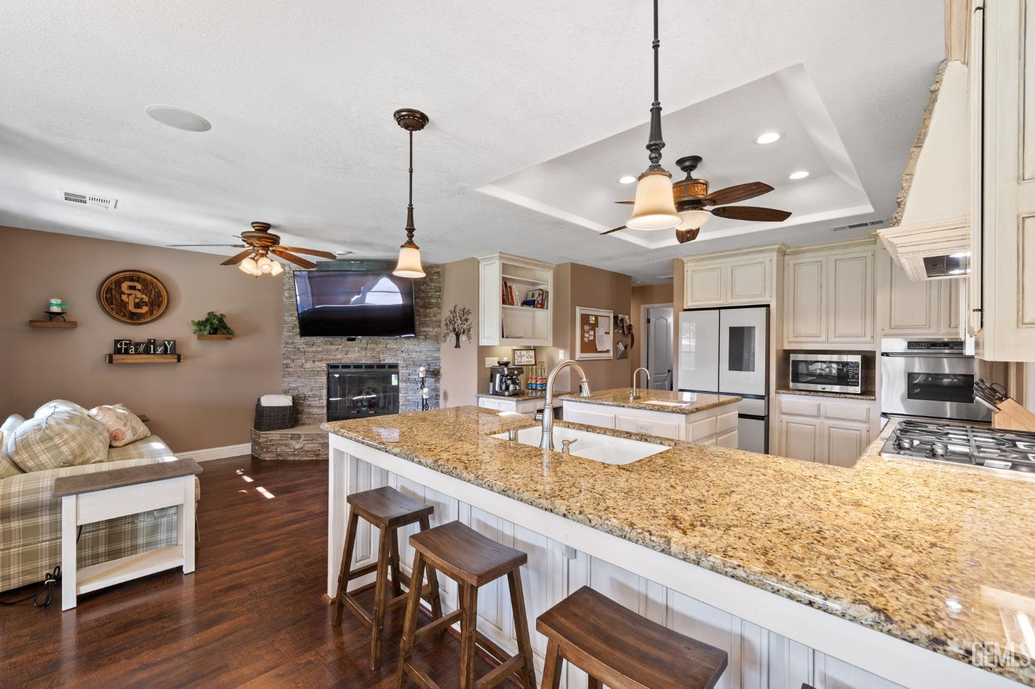 15401 Mabel Court