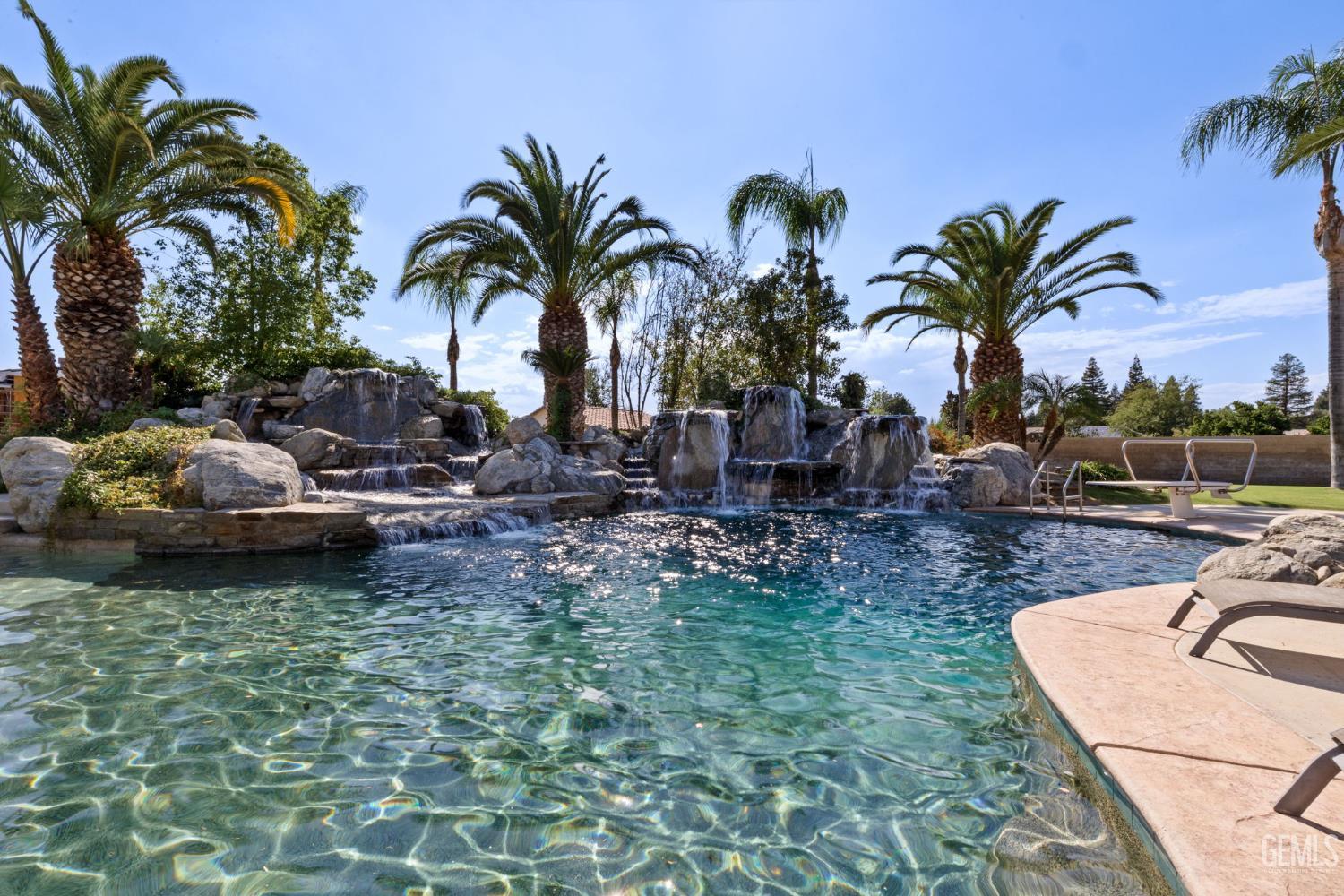 15401 Mabel Court