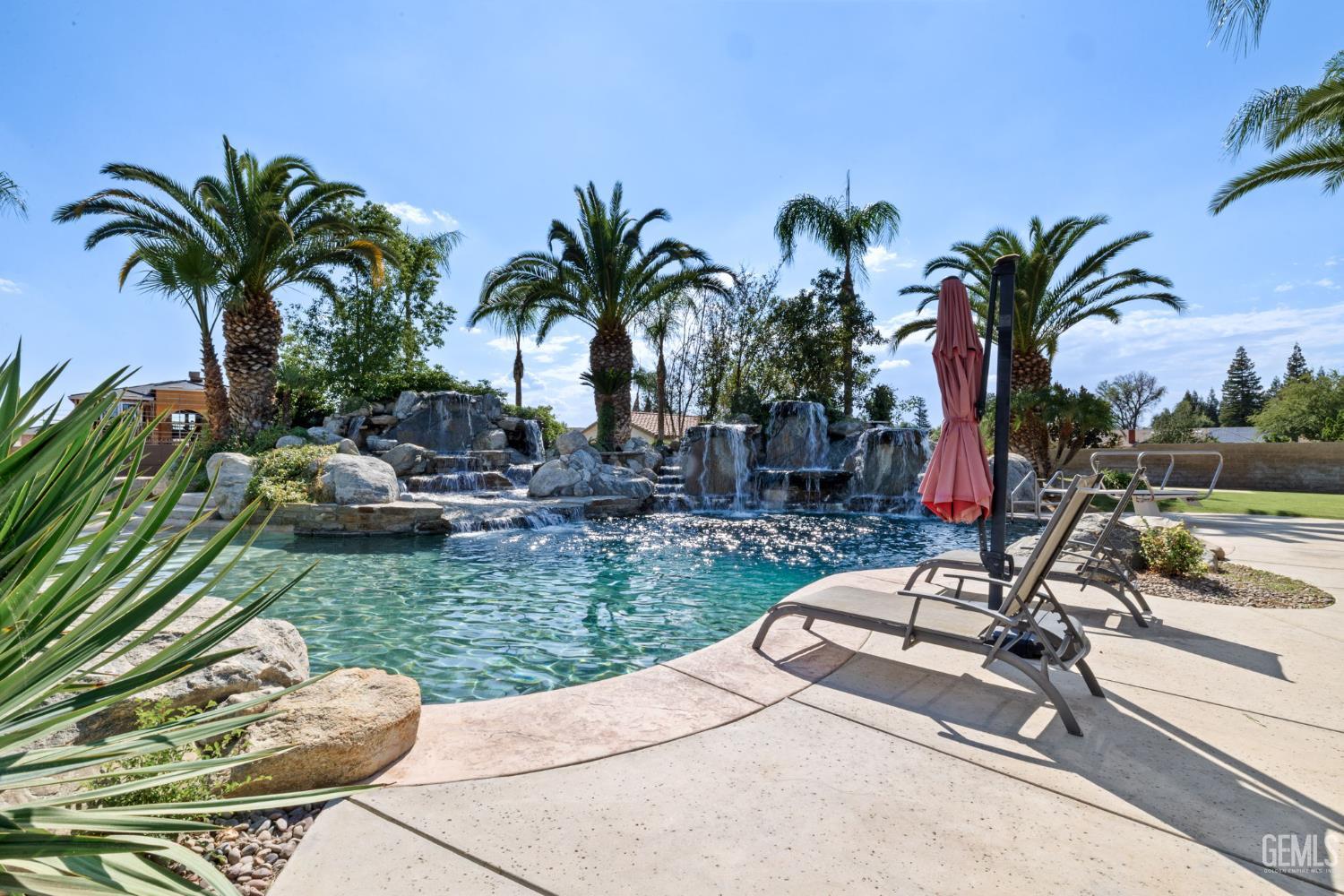 15401 Mabel Court